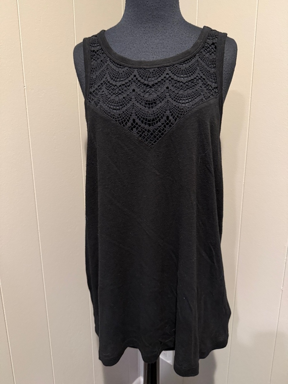 B39 PAIGE Women’s XL Black Crochet Yoke Tank Summer Casual
